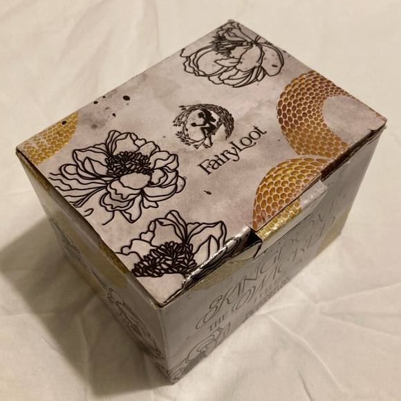 Fairyloot Exclusive Kingdom of the Wicked 12oz Ceramic Mug Kerri Maniscalco - Picture 2 of 10